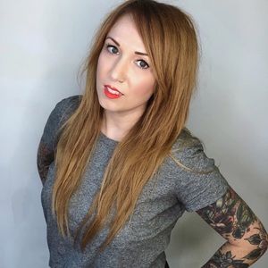 Meet your Posher, Ashley